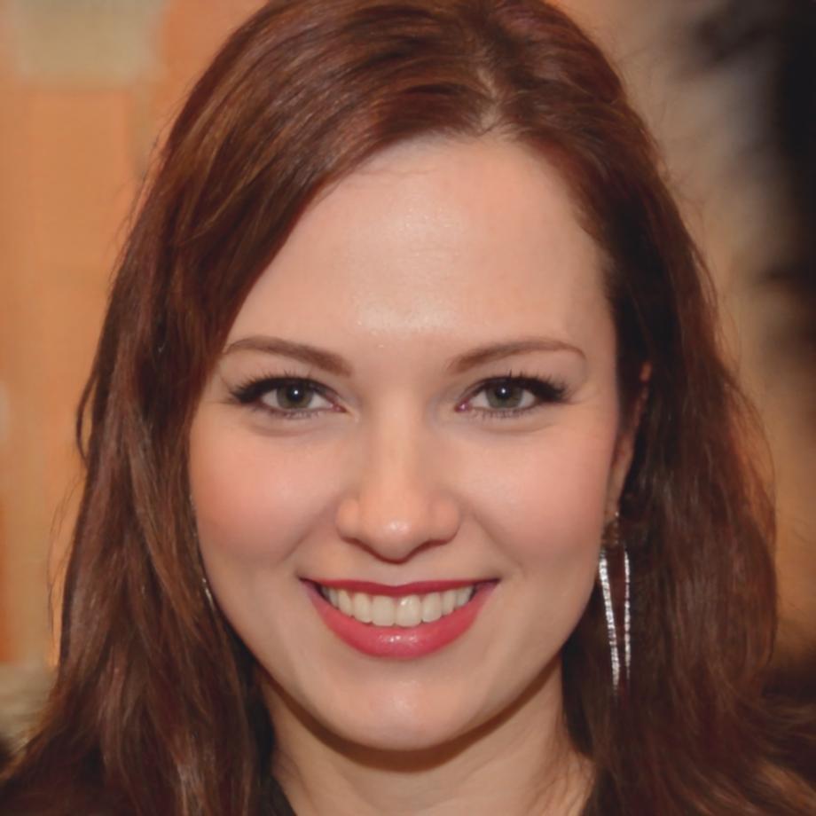 Instructora especialista en análisis financiero explicando conceptos de control presupuestario